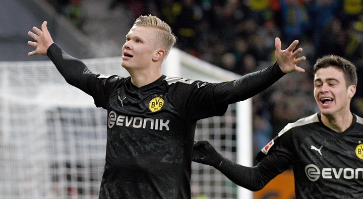 Ako by vyzerali futbalové hviezdy v retro dresoch?